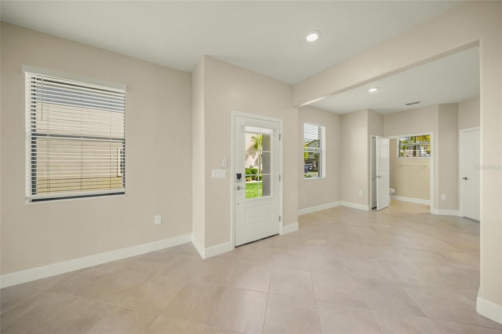 Activo con contrato: $344,000 (3 camas, 2 baños, 1887 Pies cuadrados)