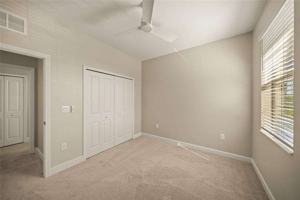 Activo con contrato: $344,000 (3 camas, 2 baños, 1887 Pies cuadrados)