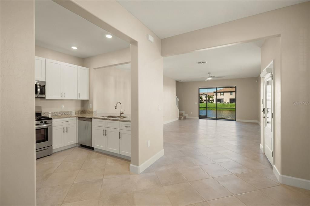 Activo con contrato: $344,000 (3 camas, 2 baños, 1887 Pies cuadrados)