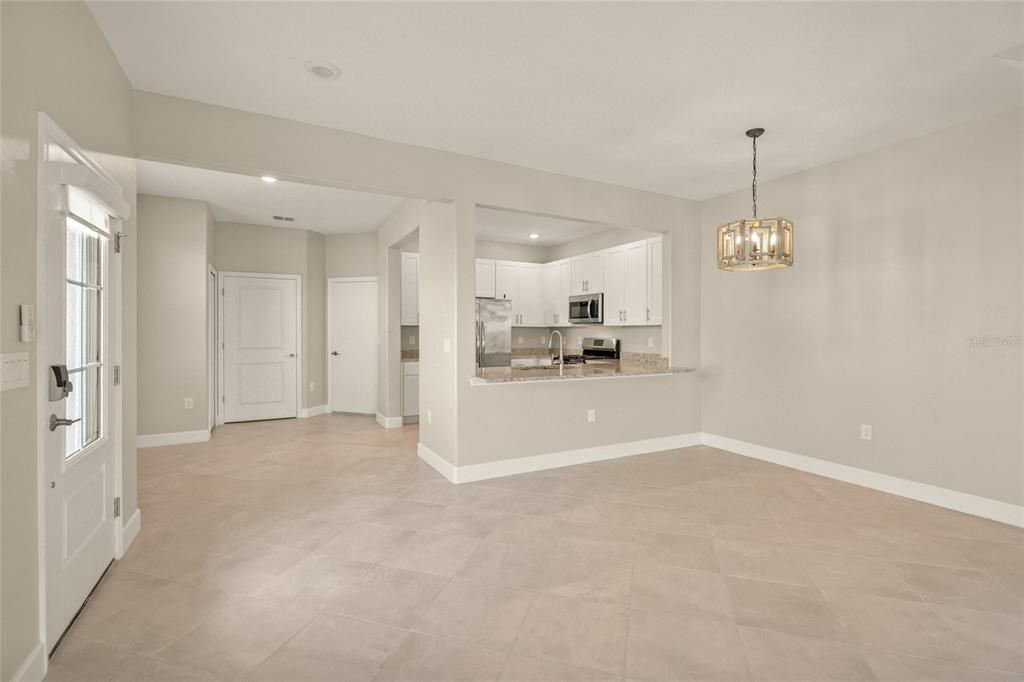 Activo con contrato: $344,000 (3 camas, 2 baños, 1887 Pies cuadrados)