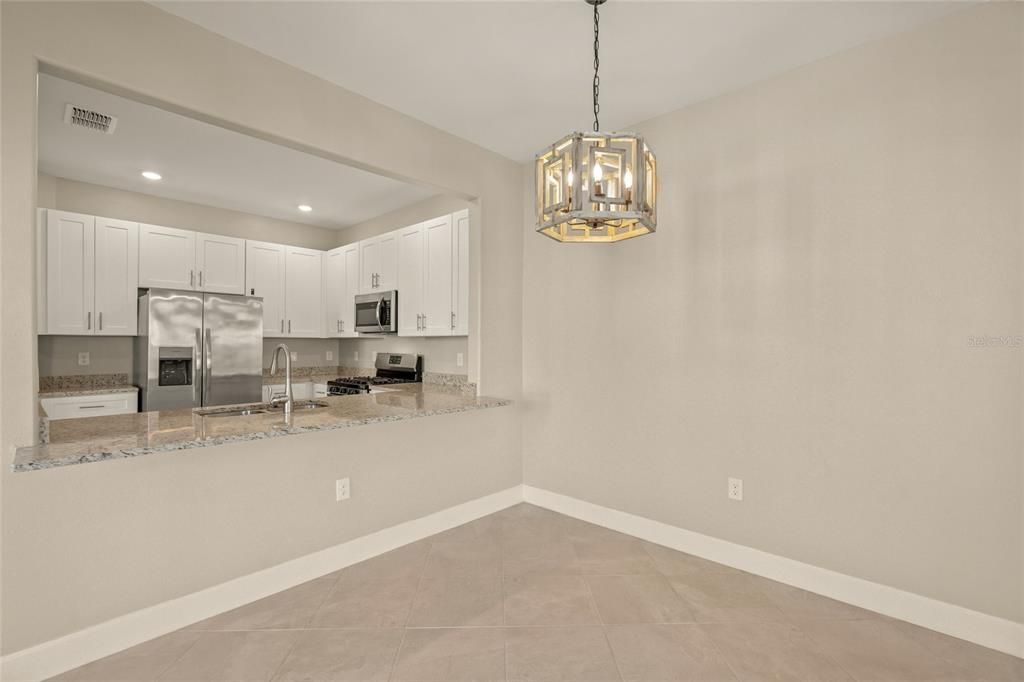 Activo con contrato: $344,000 (3 camas, 2 baños, 1887 Pies cuadrados)