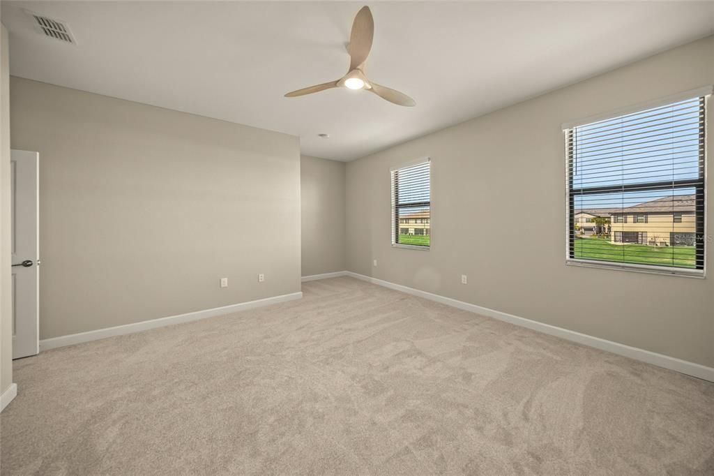 Activo con contrato: $344,000 (3 camas, 2 baños, 1887 Pies cuadrados)