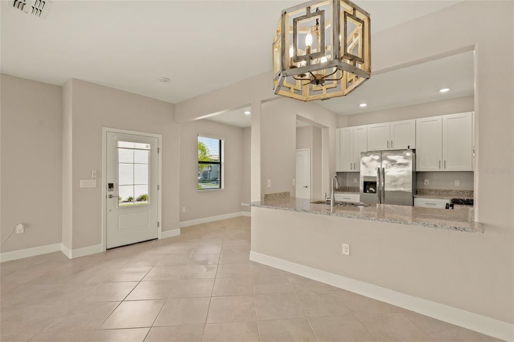 Activo con contrato: $344,000 (3 camas, 2 baños, 1887 Pies cuadrados)