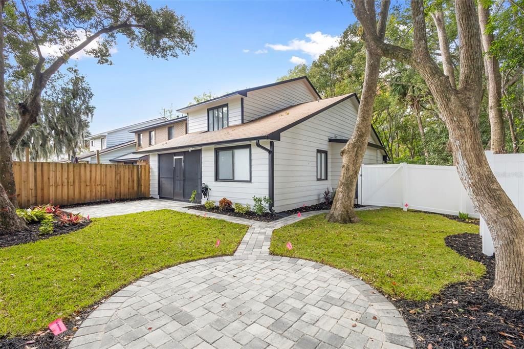 For Rent: $2,300 (2 beds, 2 baths, 1820 Square Feet)