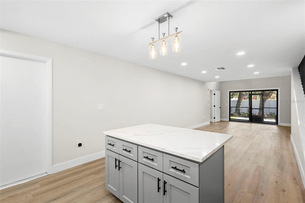 For Rent: $2,300 (2 beds, 2 baths, 1820 Square Feet)