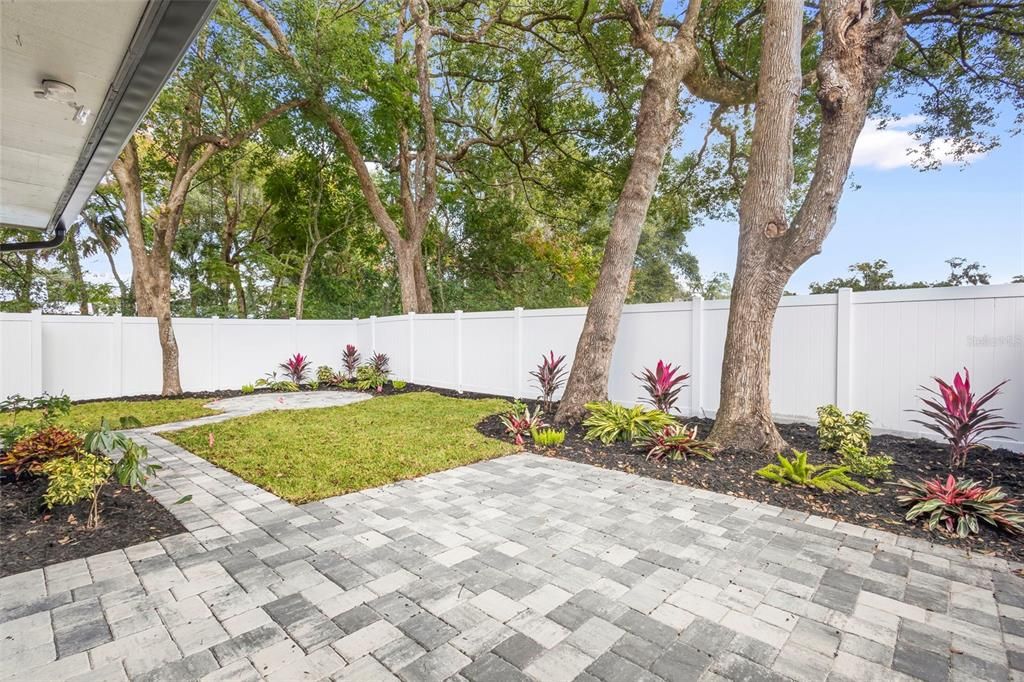 For Rent: $2,300 (2 beds, 2 baths, 1820 Square Feet)