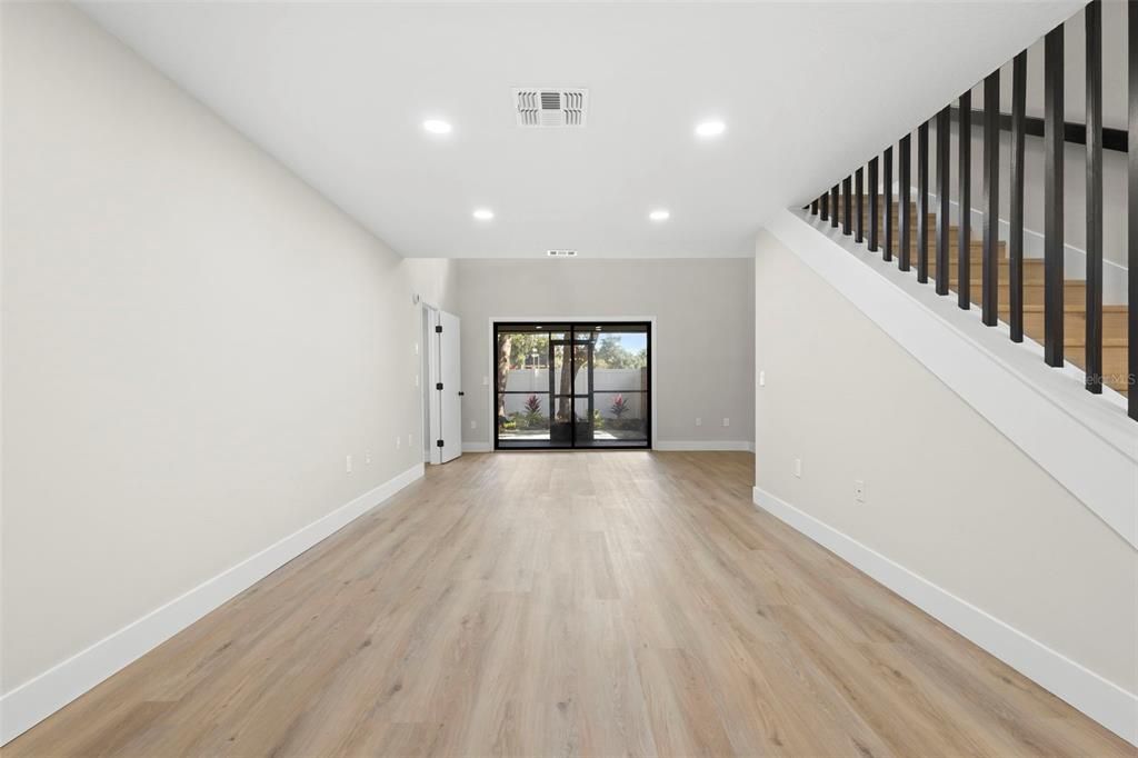 For Rent: $2,300 (2 beds, 2 baths, 1820 Square Feet)