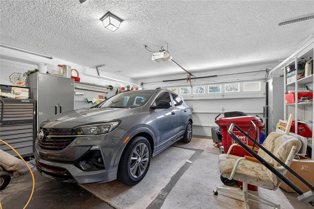 Active With Contract: $350,000 (3 beds, 2 baths, 1149 Square Feet)