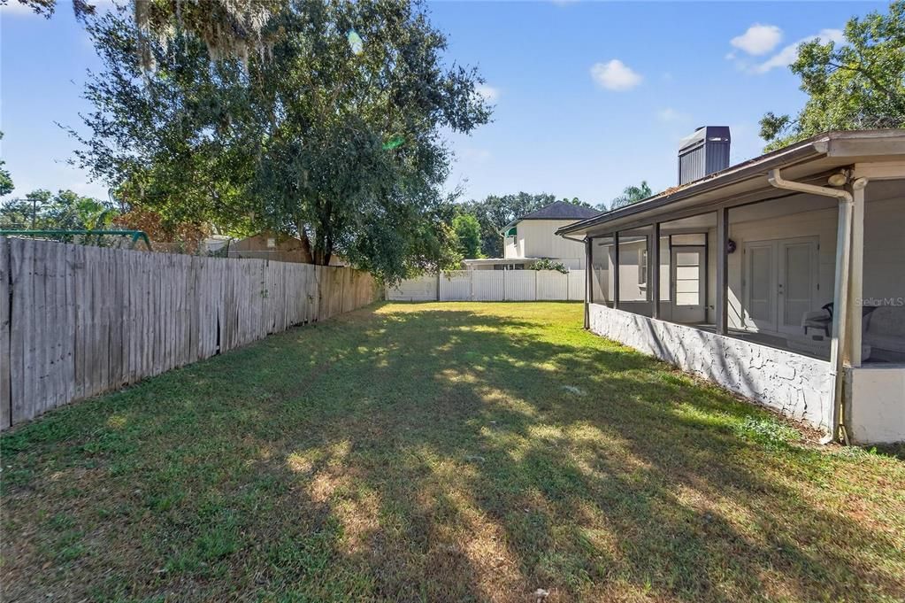 Active With Contract: $350,000 (3 beds, 2 baths, 1149 Square Feet)