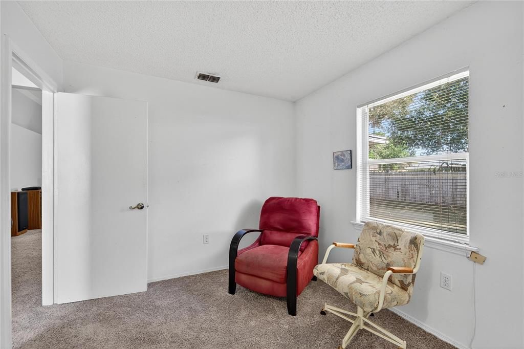 Active With Contract: $350,000 (3 beds, 2 baths, 1149 Square Feet)