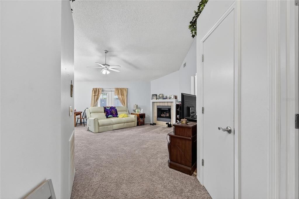 Active With Contract: $350,000 (3 beds, 2 baths, 1149 Square Feet)