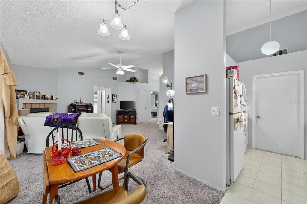 Active With Contract: $350,000 (3 beds, 2 baths, 1149 Square Feet)