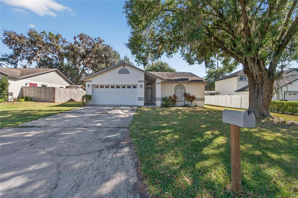 Active With Contract: $350,000 (3 beds, 2 baths, 1149 Square Feet)