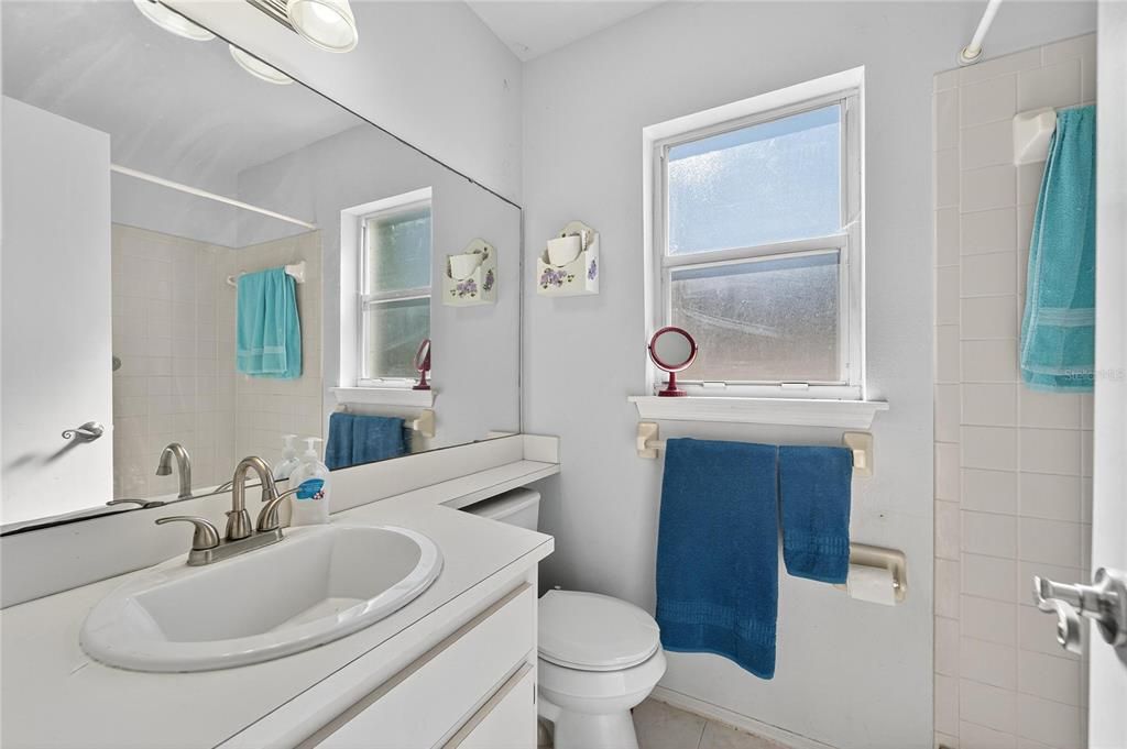 Active With Contract: $350,000 (3 beds, 2 baths, 1149 Square Feet)