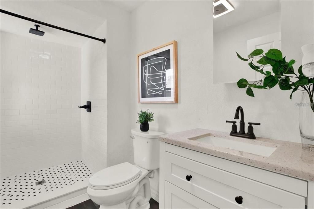 For Rent: $2,149 (2 beds, 1 baths, 775 Square Feet)