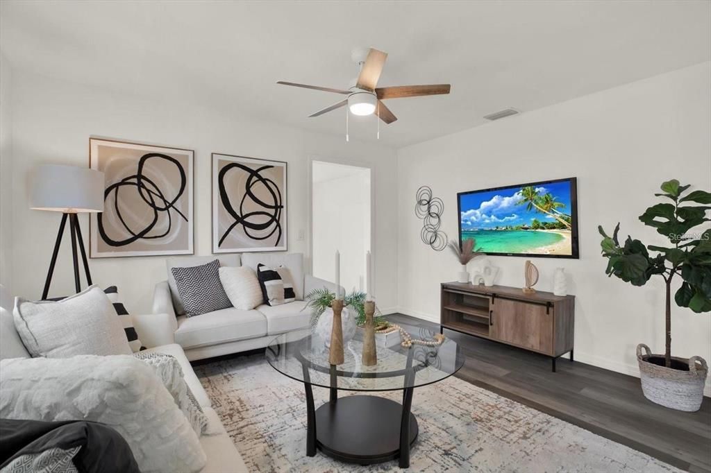 For Rent: $2,149 (2 beds, 1 baths, 775 Square Feet)