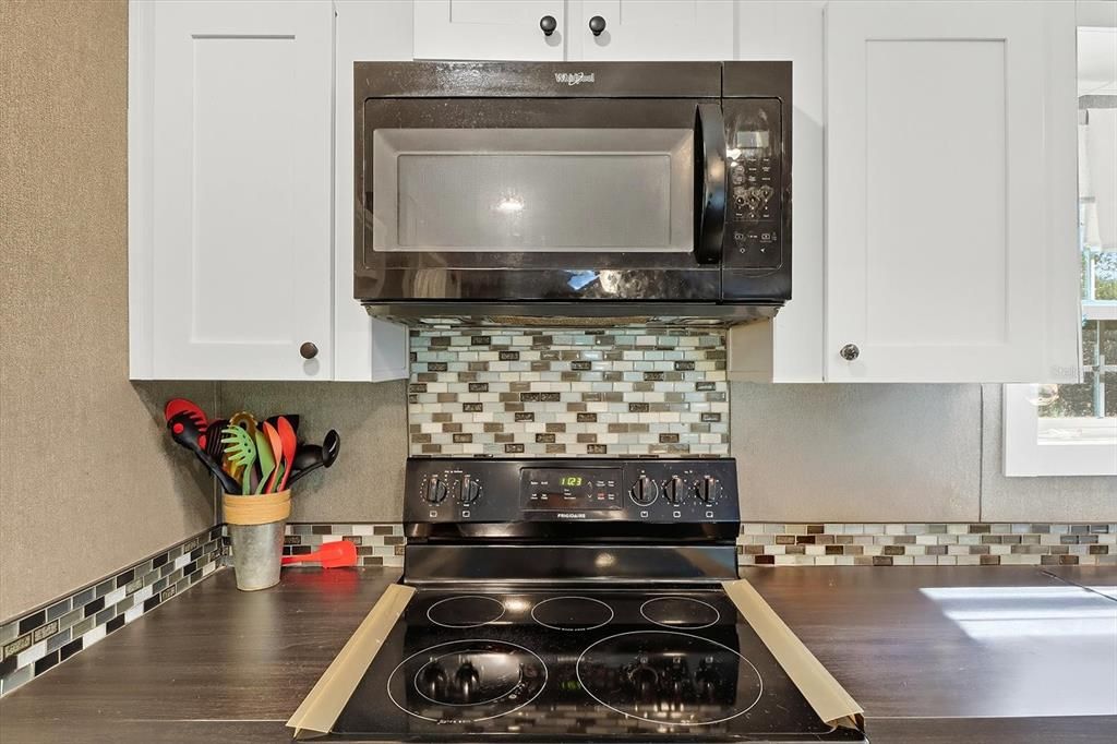 For Sale: $219,900 (3 beds, 2 baths, 1456 Square Feet)