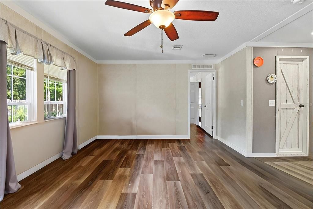 For Sale: $219,900 (3 beds, 2 baths, 1456 Square Feet)