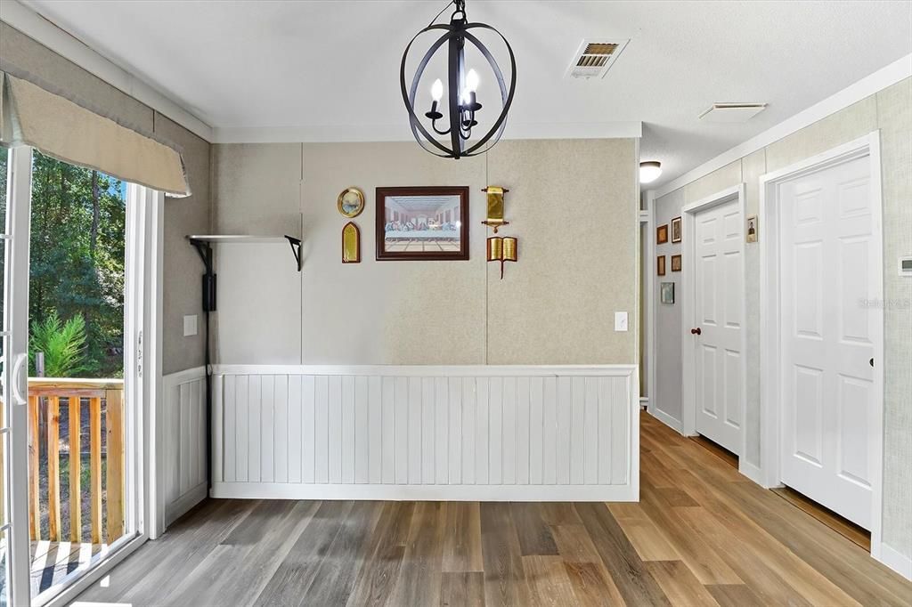 For Sale: $219,900 (3 beds, 2 baths, 1456 Square Feet)