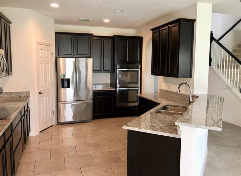 В аренду: $4,750 (7 спален, 4 ванн, 4318 Квадратных фут)