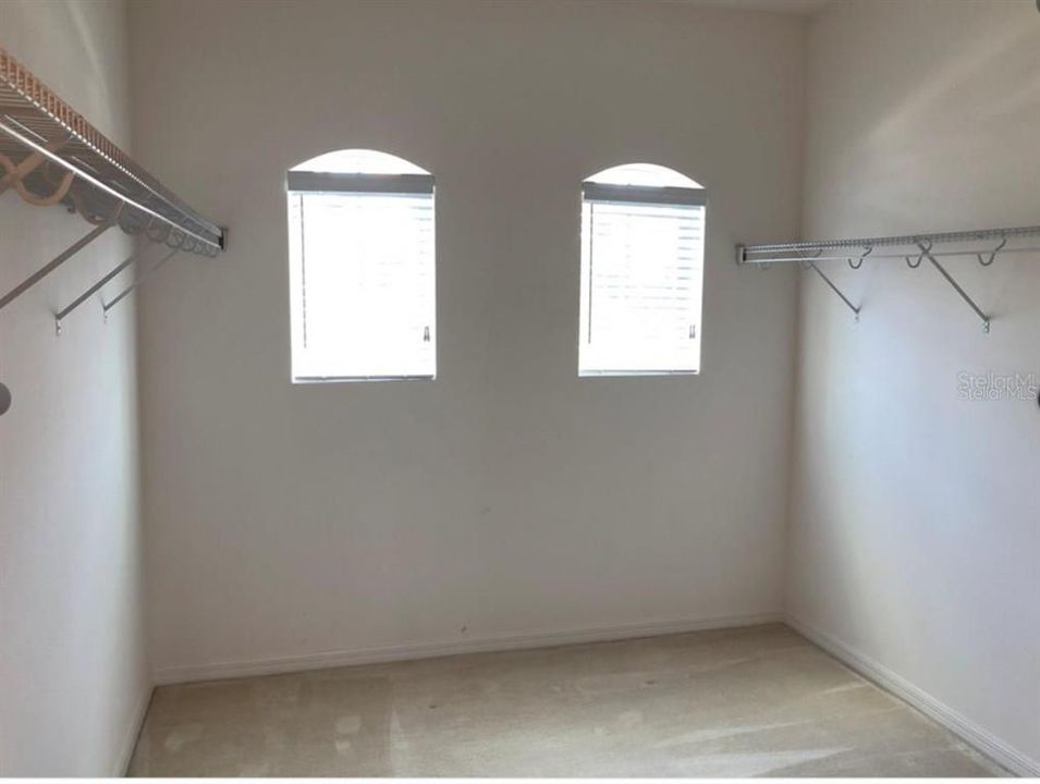 В аренду: $4,750 (7 спален, 4 ванн, 4318 Квадратных фут)