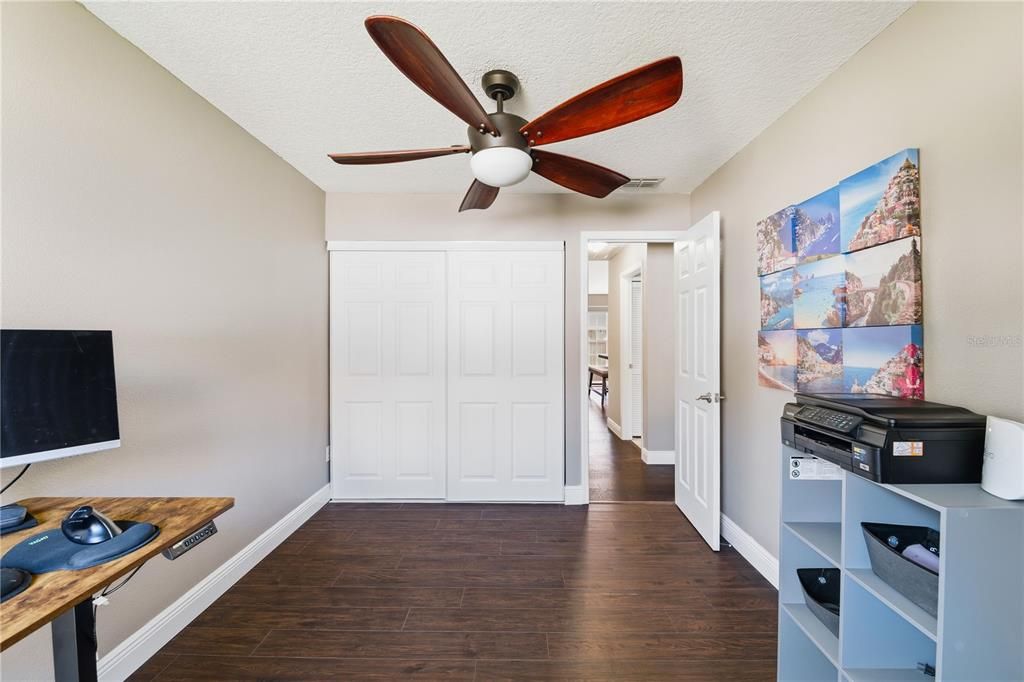 Под контрактом: $369,000 (3 спален, 2 ванн, 1468 Квадратных фут)