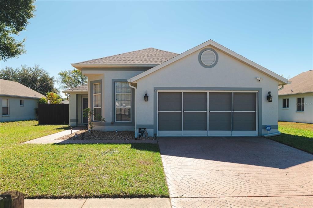 Под контрактом: $369,000 (3 спален, 2 ванн, 1468 Квадратных фут)