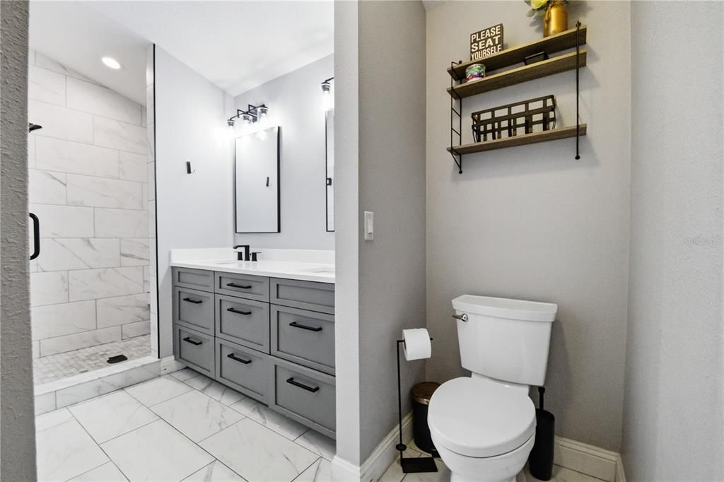 Под контрактом: $369,000 (3 спален, 2 ванн, 1468 Квадратных фут)