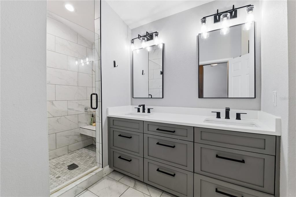 Под контрактом: $369,000 (3 спален, 2 ванн, 1468 Квадратных фут)