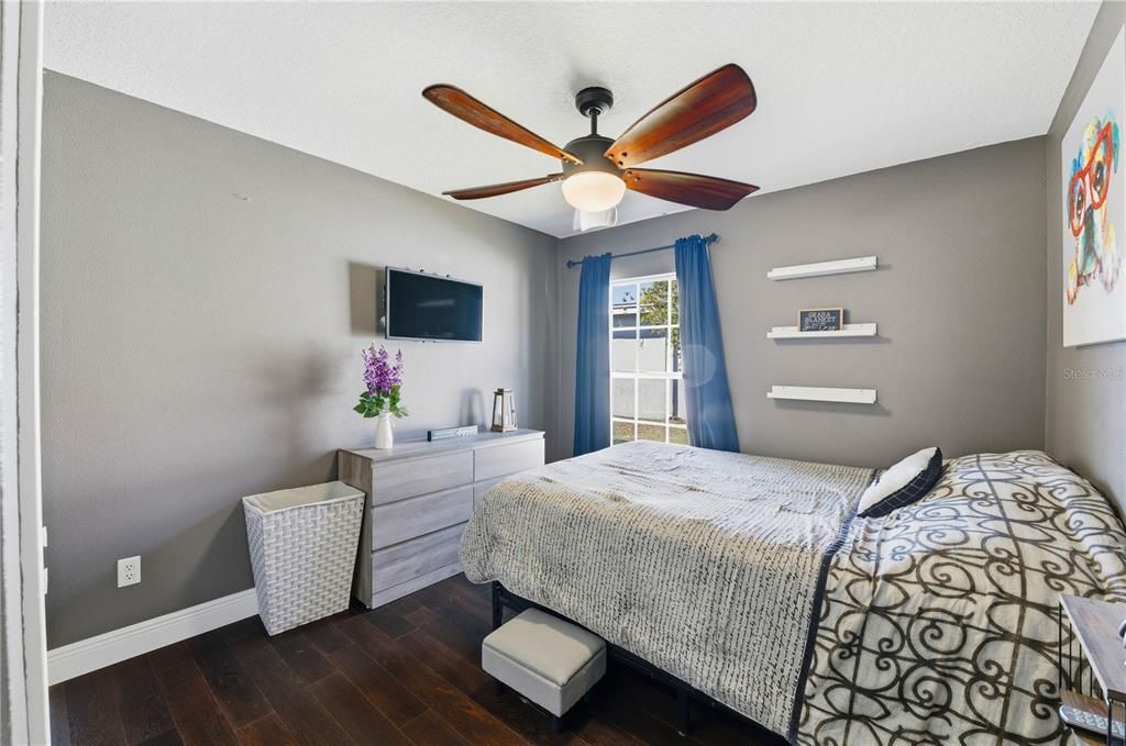 Под контрактом: $369,000 (3 спален, 2 ванн, 1468 Квадратных фут)