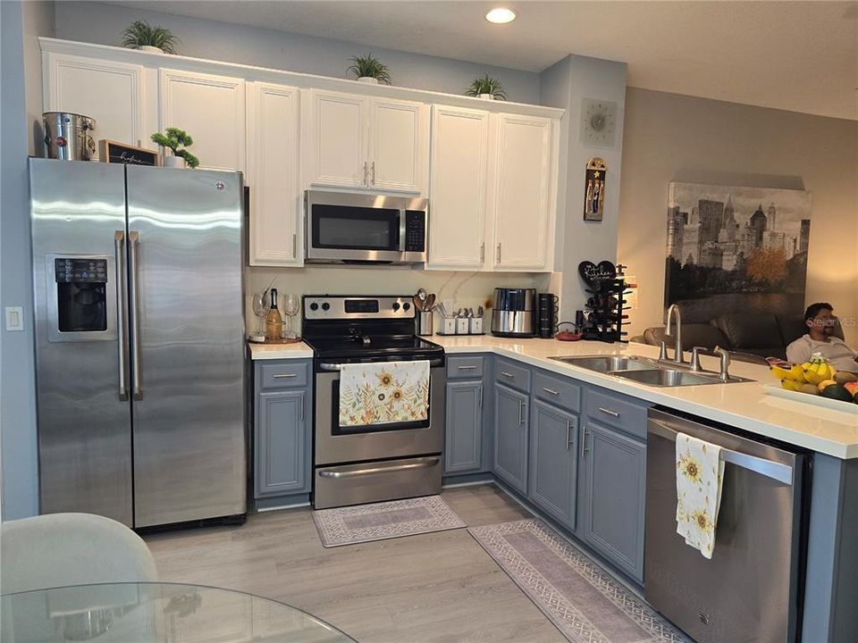 En Venta: $285,000 (3 camas, 3 baños, 1187 Pies cuadrados)