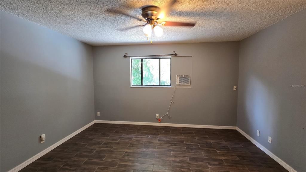 En Renta: $2,050 (3 camas, 3 baños, 1922 Pies cuadrados)