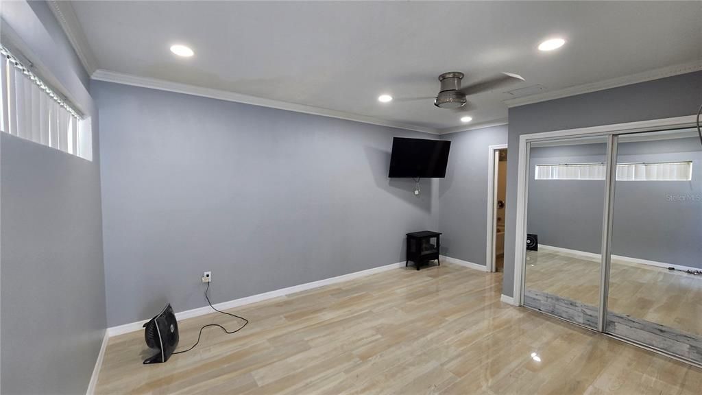 En Renta: $2,050 (3 camas, 3 baños, 1922 Pies cuadrados)