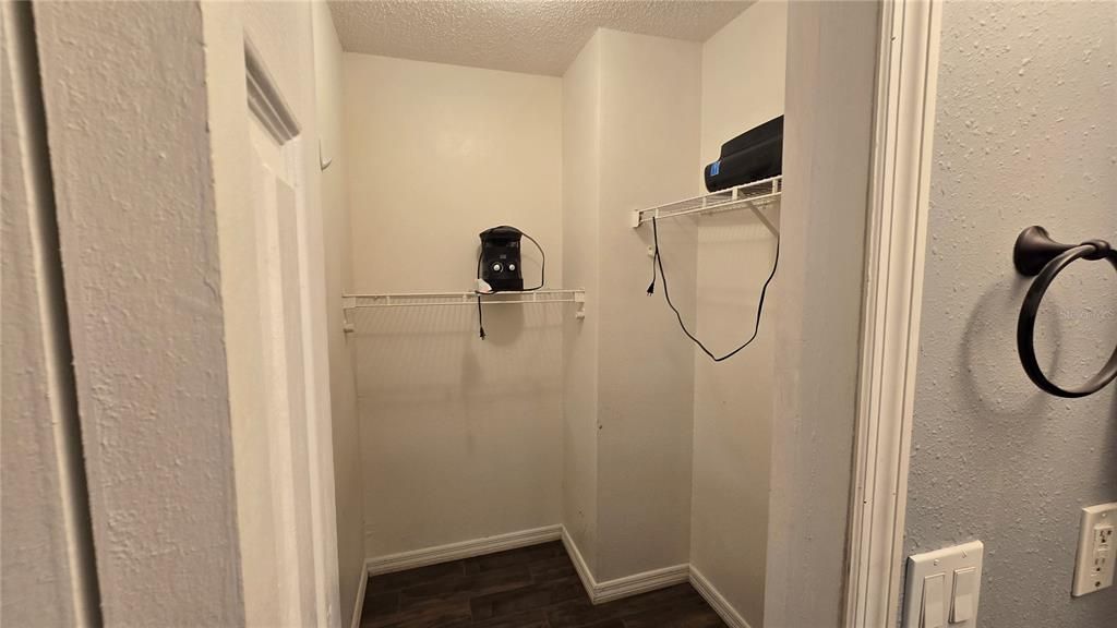 En Renta: $2,050 (3 camas, 3 baños, 1922 Pies cuadrados)