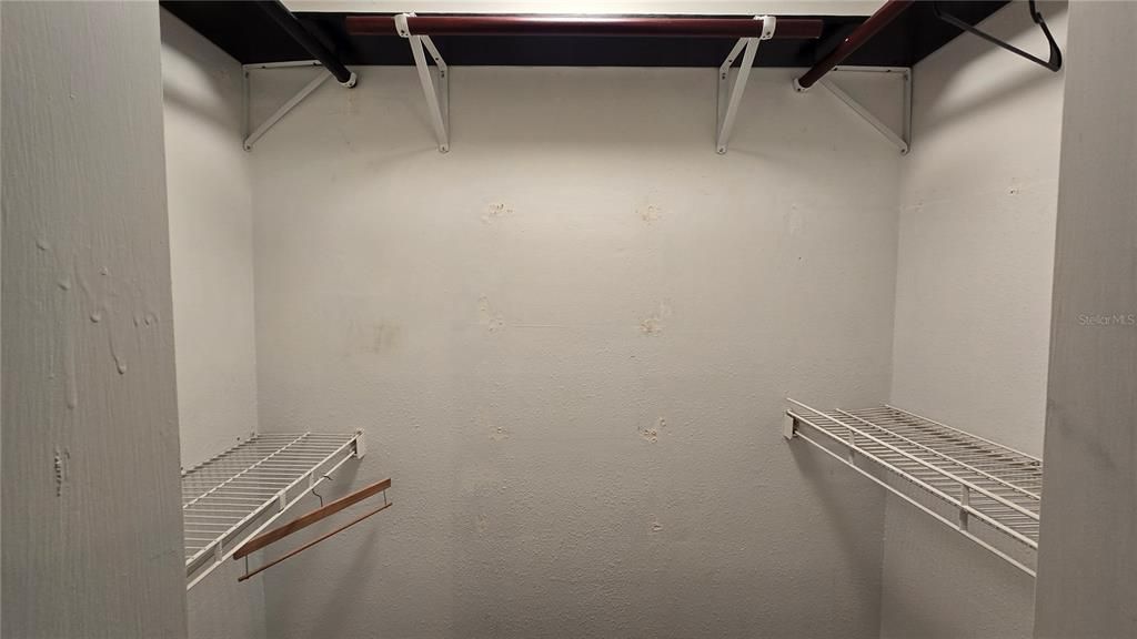 En Renta: $2,050 (3 camas, 3 baños, 1922 Pies cuadrados)