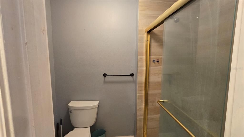 En Renta: $2,050 (3 camas, 3 baños, 1922 Pies cuadrados)