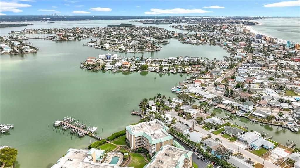 En Venta: $614,000 (2 camas, 2 baños, 1350 Pies cuadrados)