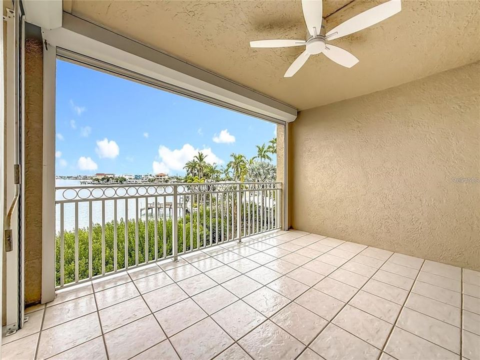 En Venta: $614,000 (2 camas, 2 baños, 1350 Pies cuadrados)