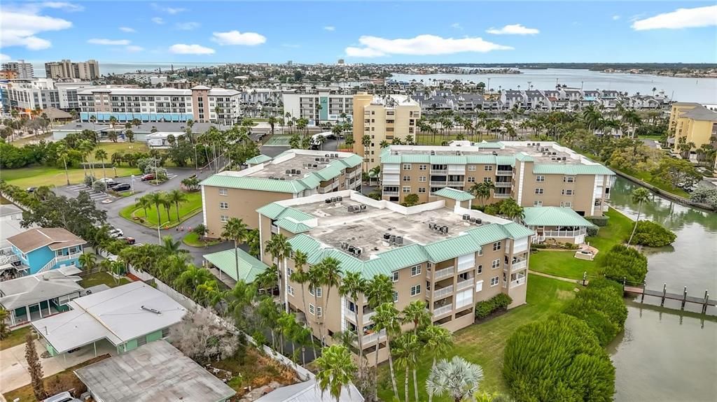 En Venta: $614,000 (2 camas, 2 baños, 1350 Pies cuadrados)