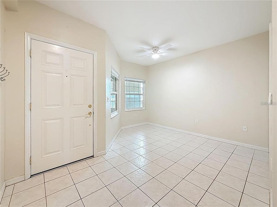 En Venta: $614,000 (2 camas, 2 baños, 1350 Pies cuadrados)