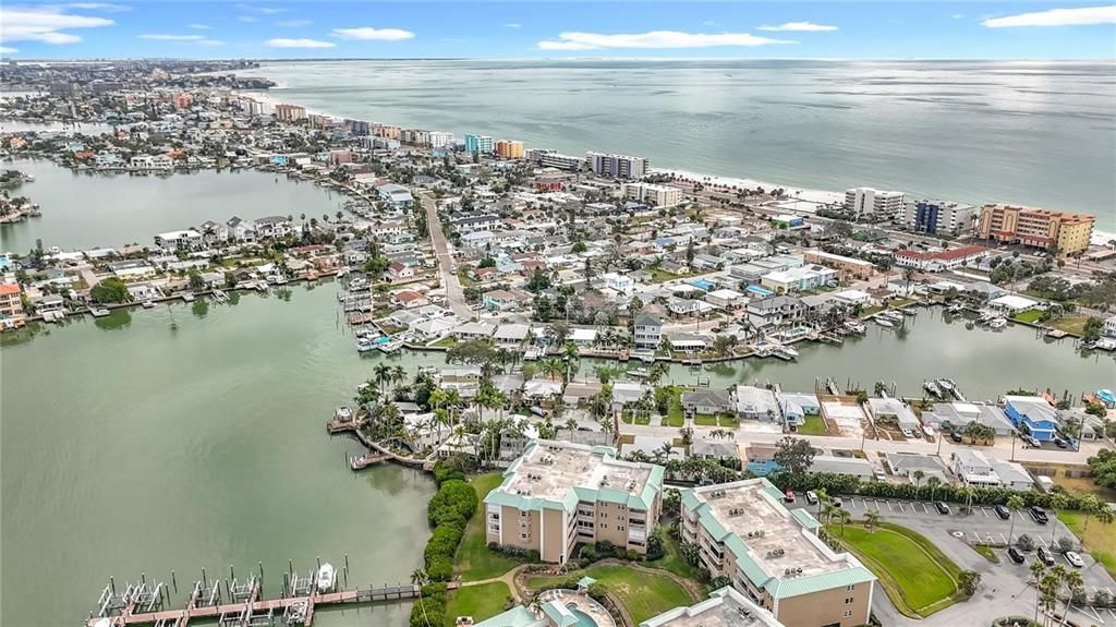 En Venta: $614,000 (2 camas, 2 baños, 1350 Pies cuadrados)