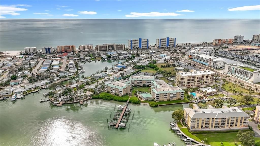 En Venta: $614,000 (2 camas, 2 baños, 1350 Pies cuadrados)