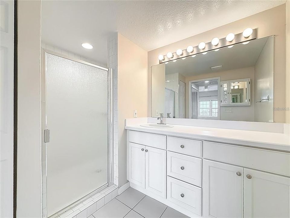 En Venta: $614,000 (2 camas, 2 baños, 1350 Pies cuadrados)