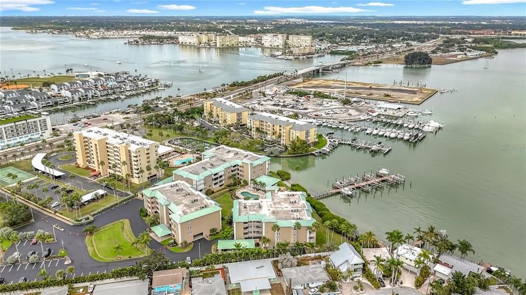 En Venta: $614,000 (2 camas, 2 baños, 1350 Pies cuadrados)