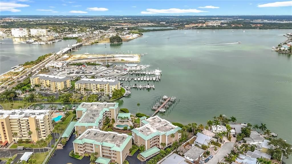 En Venta: $614,000 (2 camas, 2 baños, 1350 Pies cuadrados)