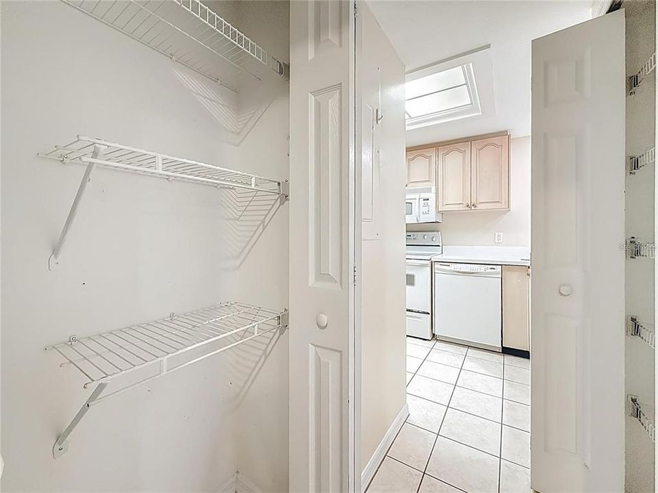 En Venta: $614,000 (2 camas, 2 baños, 1350 Pies cuadrados)