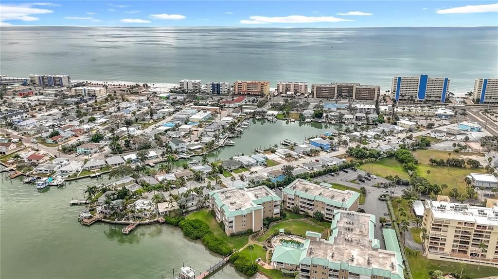 En Venta: $614,000 (2 camas, 2 baños, 1350 Pies cuadrados)