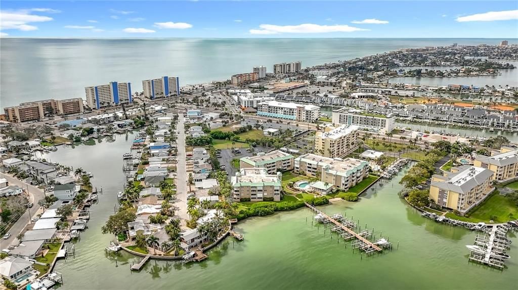 En Venta: $614,000 (2 camas, 2 baños, 1350 Pies cuadrados)