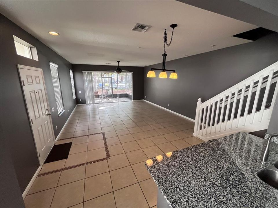 For Rent: $2,195 (3 beds, 2 baths, 1665 Square Feet)