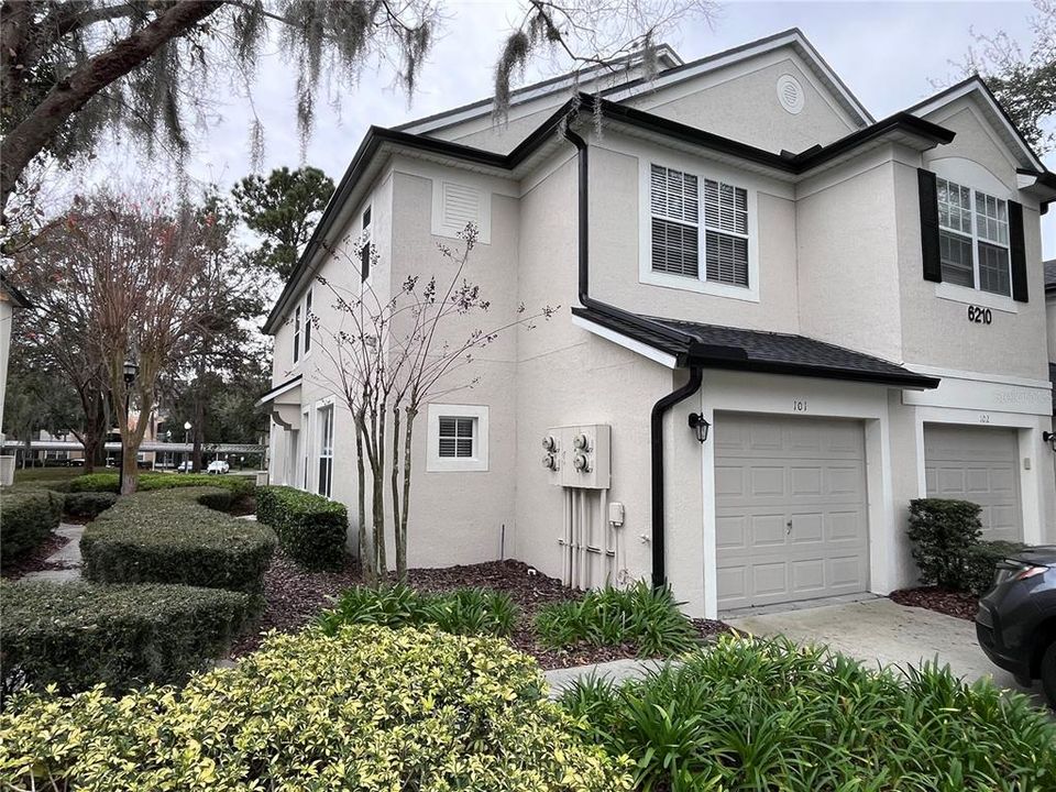 For Rent: $2,195 (3 beds, 2 baths, 1665 Square Feet)